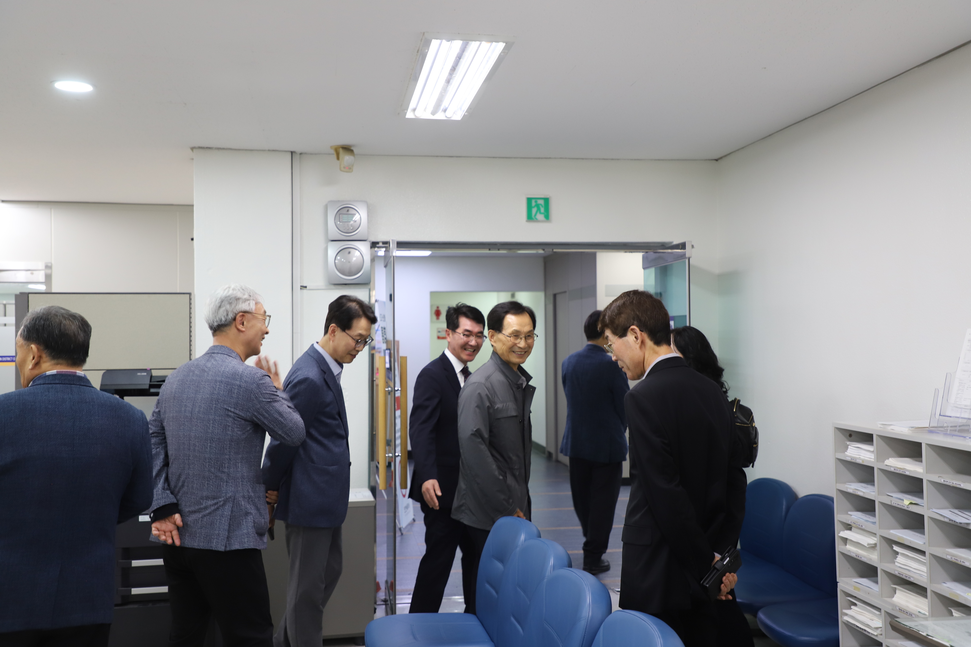 3층 신고창구 방문.JPG