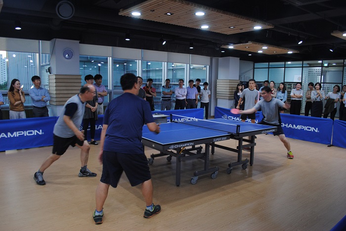 남자복식 경기 장면입니다.